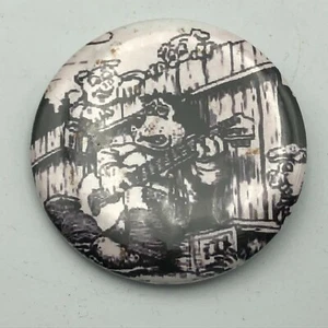 Three Little Pigs Down + Out Wolf Playing Guitar Button Pin Pinback P6 - Bild 1 von 12
