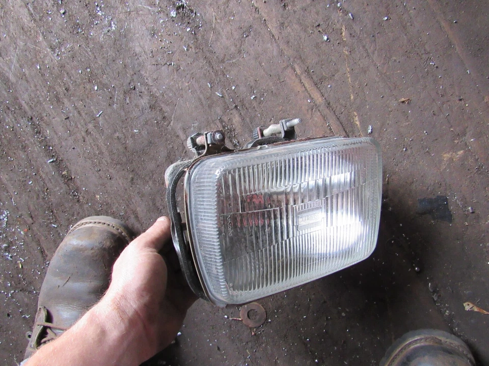 Farol dianteiro Suzuki GS700 ES 1985 - Imagem 1 de 1