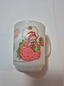 Vintage Anchor Hocking Strawberry Shortcake Milk Glass Mug 1980 - Picture 1 of 9