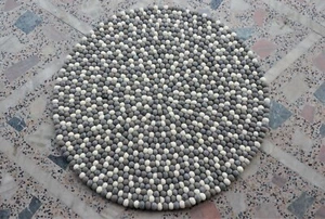 300 cm Wool Felt Ball Rug Felt Cloud Carpet Room Felt Rug 100% wool and handmade - Picture 1 of 7