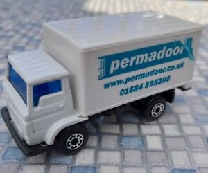 Matchbox Dodge Commando Rigid Box Truck Permadoor Promo Model Scale 1:77 unboxed