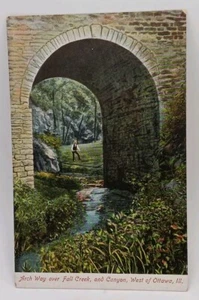 Antique Arch Way Over Fall Creek And Canyon, West Of Ottawa, Illinois Postcard - Picture 1 of 2