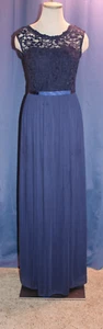 Vestido largo de boda Davids Bridal Marnie azul marino encaje gasa damas de honor 4 - Imagen 1 de 4