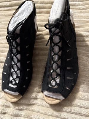 Earth Brand Women’s Kristen Nubuck Leather Open Toe Slingback Sandal 12 Wide - Image 1 of 4