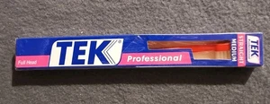 Cepillo de dientes profesional Red Tek cerdas medianas rectas mango cómodo - Imagen 1 de 3