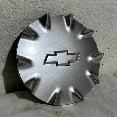 2004-2006 Chevy SSR Hyper Silver Aluminum REAR Wheel Center Hub Cap VT-111502 - Image 1 of 4
