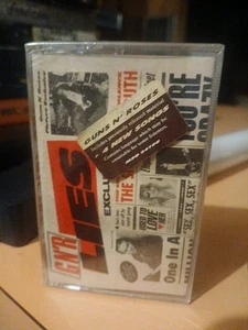 Guns N’ Roses - G N’ R Lies (1988) (TAPE) SEALED ~ NOS ~ W/ HYPE STICKER ~ RARE! - Picture 1 of 4