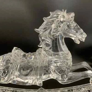 Scatola musicale movimento cavallo a dondolo Natale scultura di ghiaccio - Foto 1 di 16