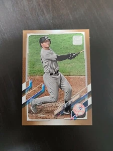 2021 Topps Series 1 Gold Foil Parallel #252 Luke Voit - Yankees - Picture 1 of 2