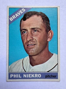 1966 Topps #28 HOFer Phil Niekro Atlanta Braves (centrado; ¡bonito atractivo visual!) - Imagen 1 de 2