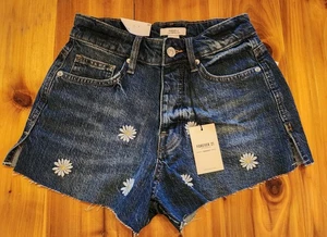 Jeans Forever 21 margherita blu taglio sfilacciato pantaloncini - taglia 24 pollici vita - (XS) * NUOVO - Foto 1 di 9