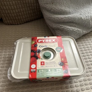 New Pyrex Cook and Save Vacuum System 0.8L Glass Rectangular Baking Roast Dish - Picture 1 of 2