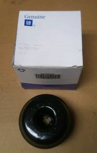 New Genuine GM OEM Suspension Cross Member Spacer  25526705 - Imagen 1 de 5
