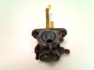 montaje grifo combustible para SUZUKI GT 550 1976 usado 139186 - Imagen 1 de 6
