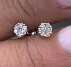 14K Solid White Gold Diamond Round Stud Earrings 0.20 Tcw - Picture 1 of 10