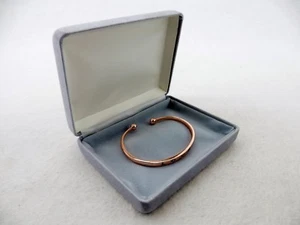 Armreif Armband, lustiger Modeschmuck, Liebesmotiv, bronzefarben ~ Stil F - Bild 1 von 5