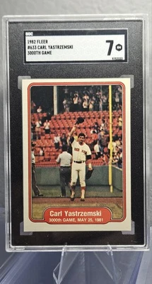Fleer #633 1982 Carl Yastrzemski 3000º Juego Medias Rojas Salón de la fama SGC 7 Foto 1 de 2