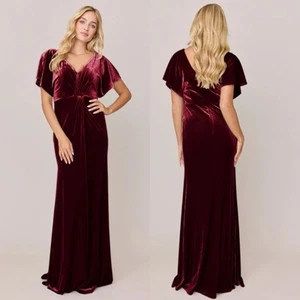 Revelry Gwen Burgundy Red Velvet Maxi Dress - Imagen 1 de 6
