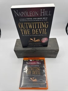 Outwitting The Devil Napoleon Hill CD Audiobook MP3-CD NEW SEALED Paperback Used - Imagen 1 de 9