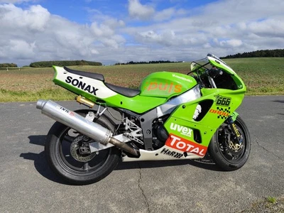 Kawasaki ZX6R Ninja 600 Rennmotorrad + 2 Motorrad Ersatzteilespender - Bild 1 von 4