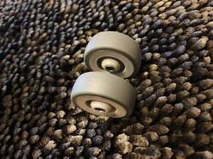 ⭐️ 2 Miele Cordes Ersatzrollen - Bodenrolle für Bügelmaschine - Räder Reifen ⭐️ - Bild 1 von 5