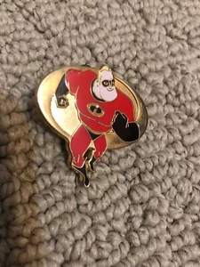 Mr Incredible 2018 Disney Pixar Pin Gold Background The Incredibles - Picture 1 of 2