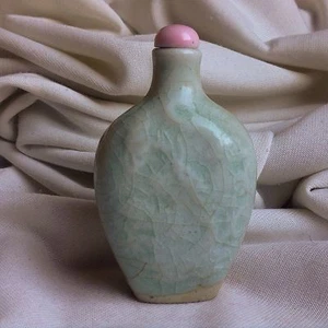 Dragon Chinese Antique 19. Century Porcelain Snuff Bottle Celadon Green Pink Cap - Picture 1 of 5
