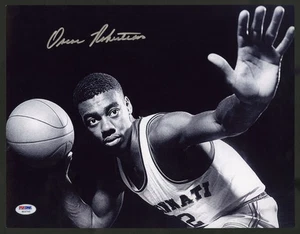 Oscar Robertson SIGNED 11x14 Photo Cincinnati FULL SIGNATURE PSA/DNA AUTOGRAPHED - Picture 1 of 1