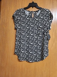 AUW Black & Ivory Geometric Print Short Sleeve Top. NWT. Med. Cute. - Picture 1 of 11