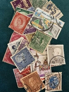 Assorted Worldwide Stamp Starter Pack Random x 30 - Picture 1 of 2