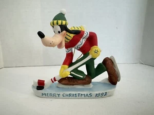 Disney Goofy Merry Christmas 1992 Porcelain Ornament - Picture 1 of 4