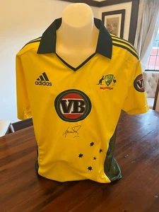 SHANE WARNE -WARNIE - VERY RARE HAND SIGNED ODI SHIRT - THE ASHES - 708 WICKETS - Picture 1 of 5