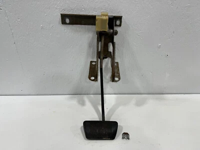 1997-2001 Jeep Cherokee XJ Brake Pedal Assembly Automatic Transmission 1998 1999 - Image 1 of 4
