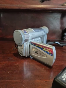 JVC Digital Video Camera GR-D21EK Handheld Mini DV Camcorder Charger Battery - Picture 1 of 8