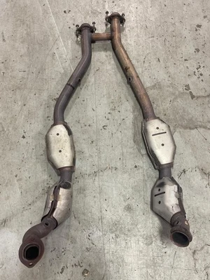 Оригинальная выхлопная труба H-образная для Ford Mustang Mach One 2003-04 годов выпуска 284 - Изображение 1 из 4