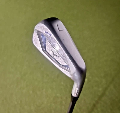 Mizuno JPX 900 Forged Single 7 iron., Accra 70i Regular Flex Graphite Shaft - Image 1 of 4