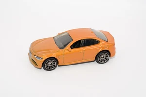 New Loose Matchbox 2016 Alfa Romeo Giulia Gold - Picture 1 of 3