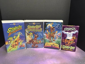 Scooby Doo VHS Lot of 4 Witch's Ghost Zombie Island Alien Invaders Snow Ghost - Foto 1 di 20