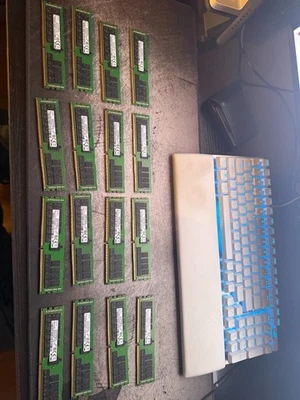 Samsung M393A4K40BB2 DDR4 SDRAM Memory Module 2666 Reg ECC 32GB - Image 1 of 4