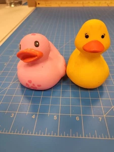 Infantino Rubber Ducks Pink Hearts Yellow Bath Toy Squeaky Duckies Baby Toddler - Picture 1 of 5