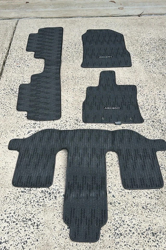 Juego de 4 alfombrillas originales para todo tipo de clima Subaru Ascent nuevas Foto 1 de 1
