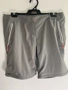 Quechua Womens Shorts Size 10 Grey Preowned - Picture 1 of 3