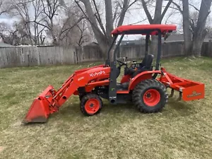2020 Kubota B26 Utility Tractor 390 Hours - Picture 1 of 9