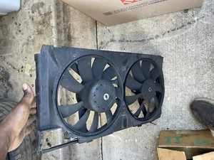 Electric Radiator Cooling Fan w/ Shroud for 98-99 Mercedes W210 E300 Turbodiesel - Picture 1 of 2