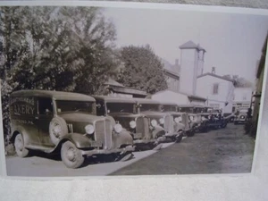 1934 1935 CHEVROLET PANEL TRUCKS HATBORO PA 11 X 17 PHOTO PICTURE - Picture 1 of 2
