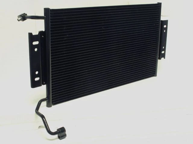 Condensador UAC Condensador de aire acondicionado de flujo paralelo para Pontiac Grand Am 2002-2005 81KTXR Foto 1 de 1