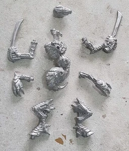 Rogue Trader Tyranid Warrior With Bone Swords Warhammer 40k Metal OOP - Picture 1 of 6