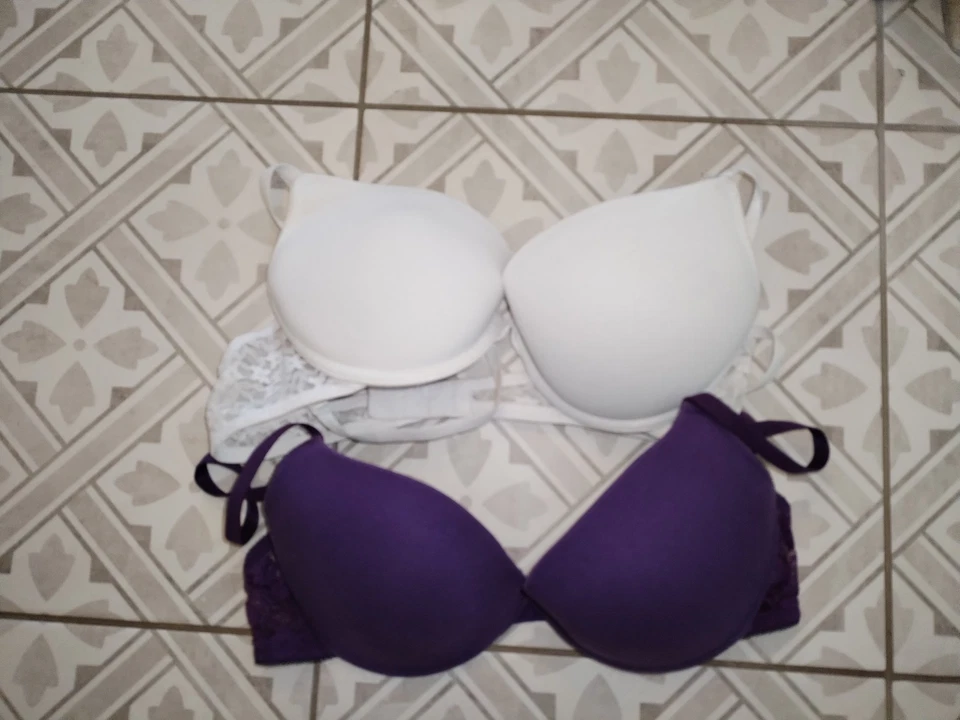 Sujetador camiseta acolchada H&M 36B  Foto 1 de 1