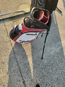 TaylorMade TourLite Ständer/Tragetasche 4-fach schwarz/rot/weiß - Bild 1 von 6