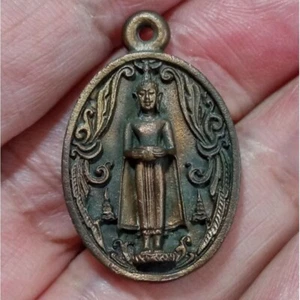 Amuleto Tailandés LP Wat Ban Laem Nawaloha Antiguo Fundición Forma Ovalada 1995 Riqueza Raro - Imagen 1 de 10